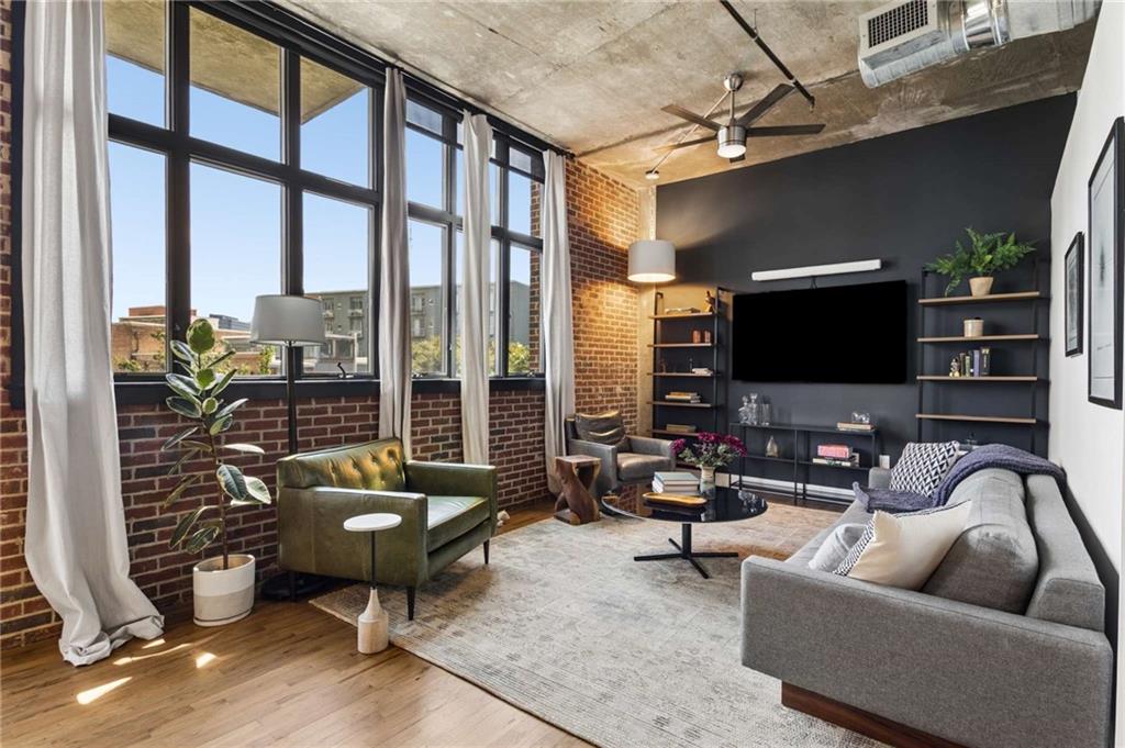 640 Glen Iris Drive NE Unit 302 — photo