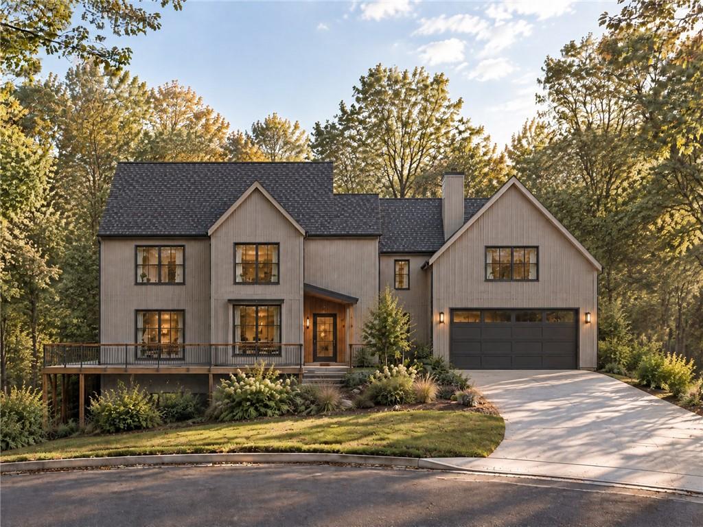 608 Green Valley Drive SE — photo