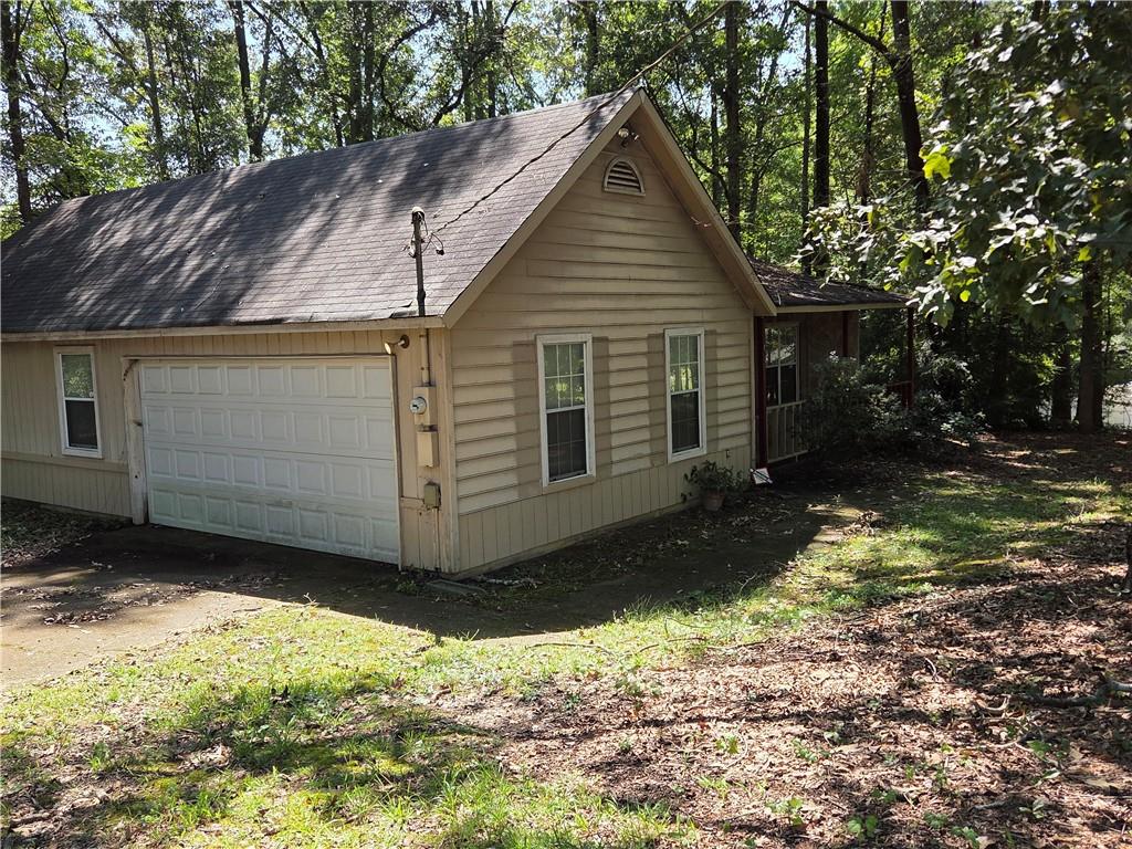 1916 Woods Court — photo