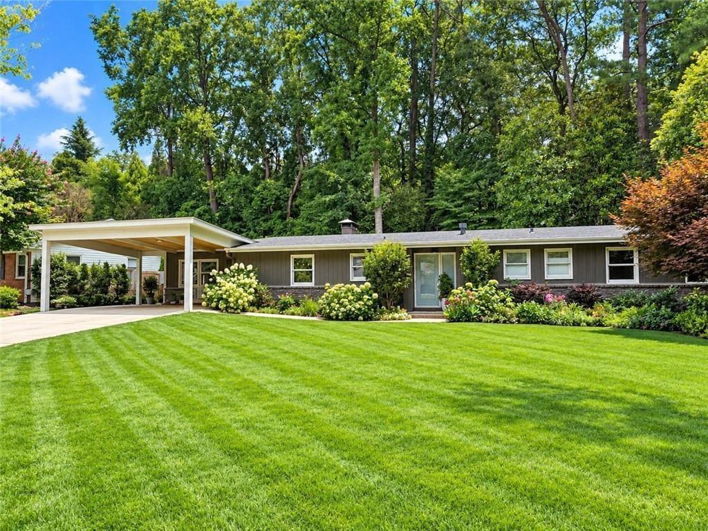 1423 Brook Valley Lane NE — photo