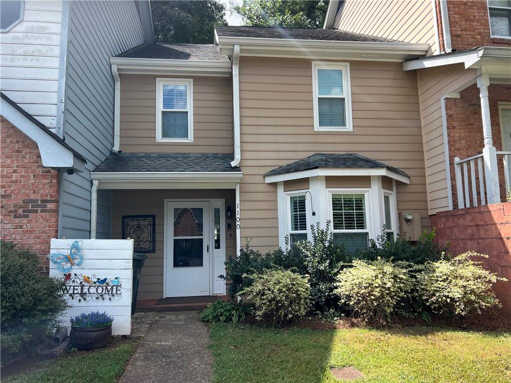 1100 Country Club Place NW — photo