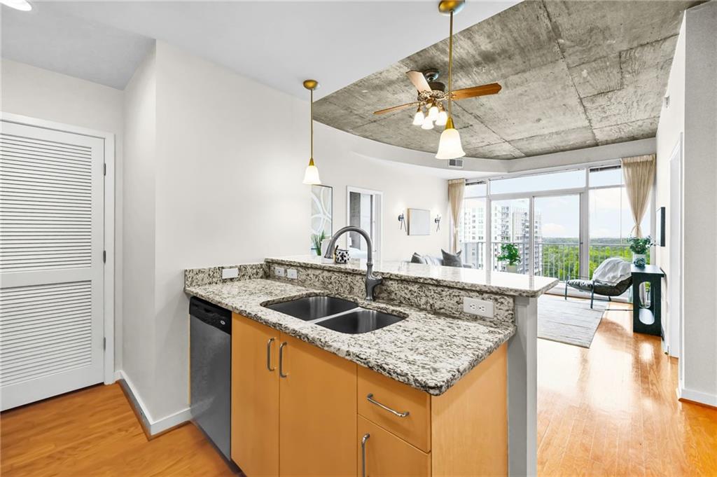 250 Pharr Road NE Unit 1609 — photo