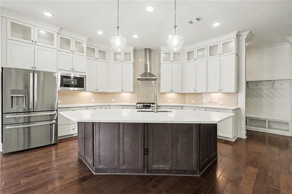 105 Sheridan Drive — photo