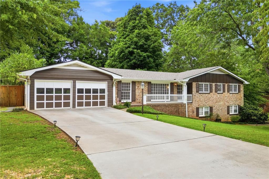 120 Deerwood Circle SE — photo