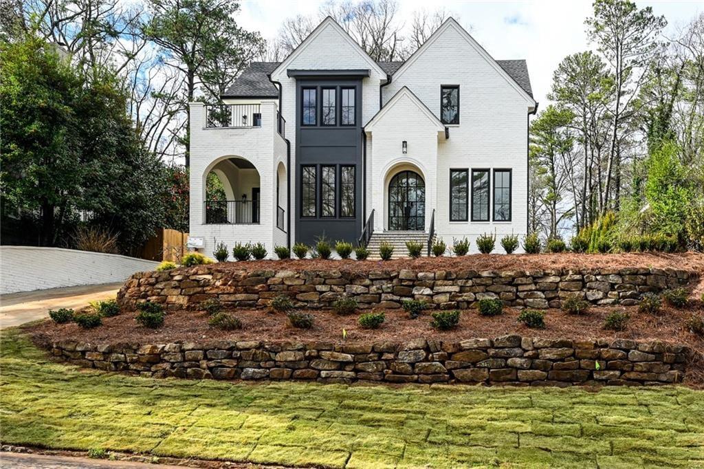 746 Hillwood Drive — photo