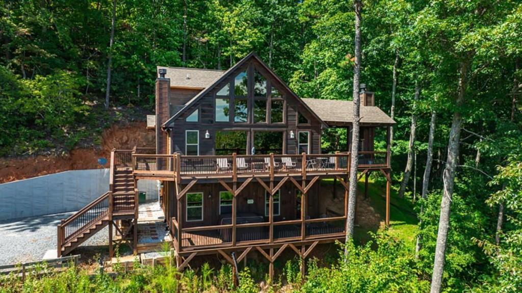 300 Cloudland Trace — photo