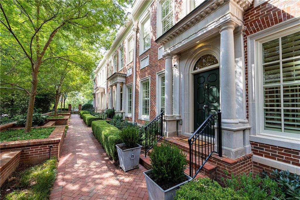 39 W Wesley Road NW Unit 4 — photo
