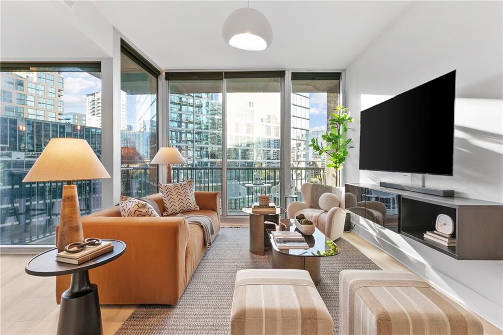 1080 Peachtree Street Unit 807 — photo