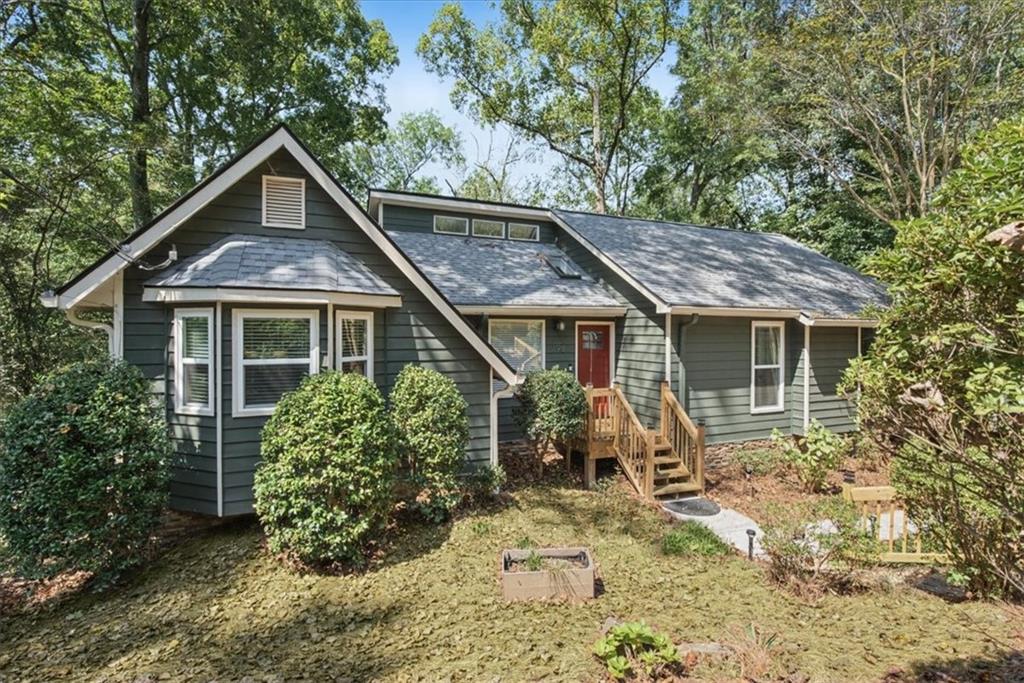 98 Geraldine Drive SE — photo