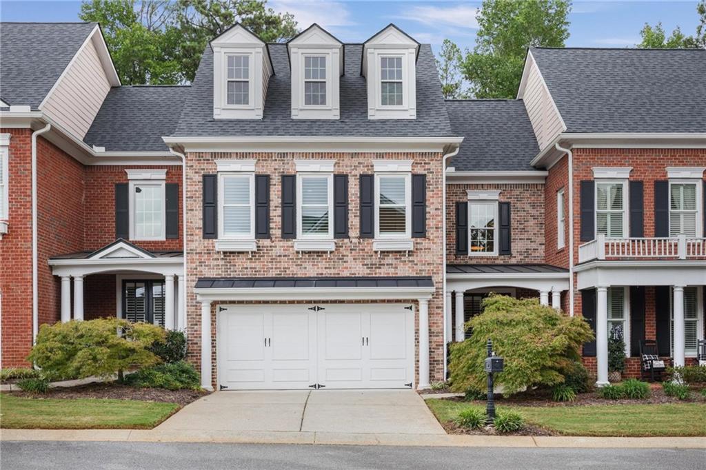 3004 Village Green Circle — photo
