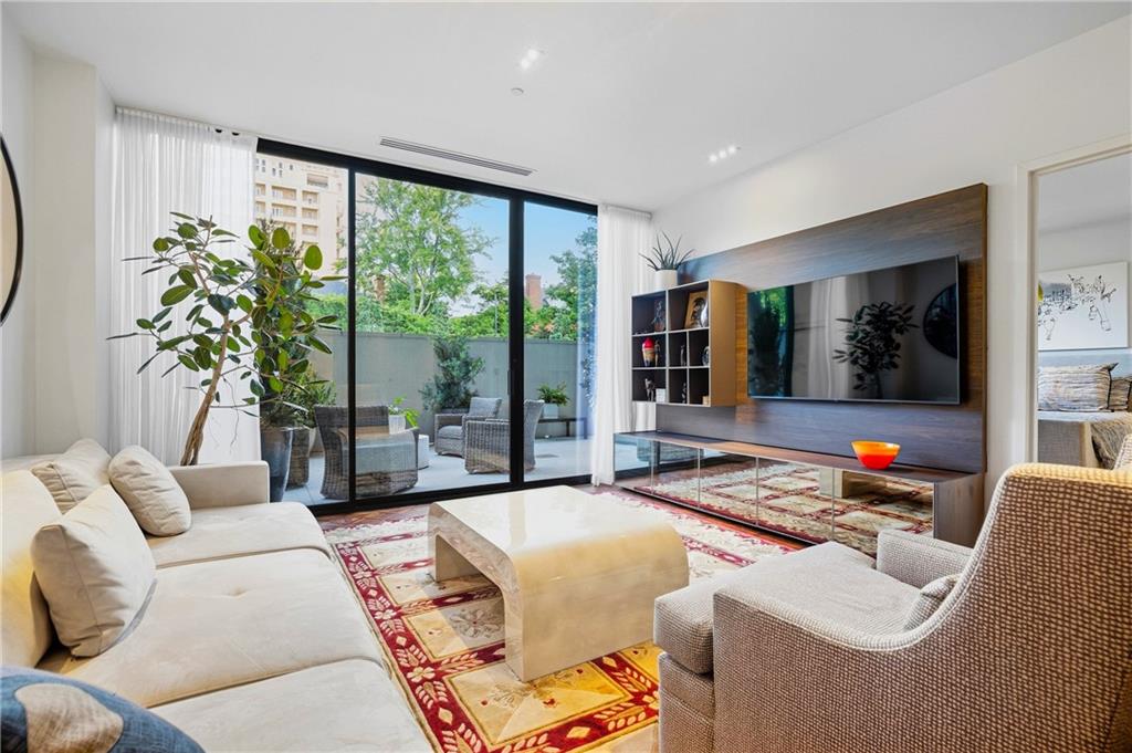 2660 Peachtree Road NW Unit 4E — photo