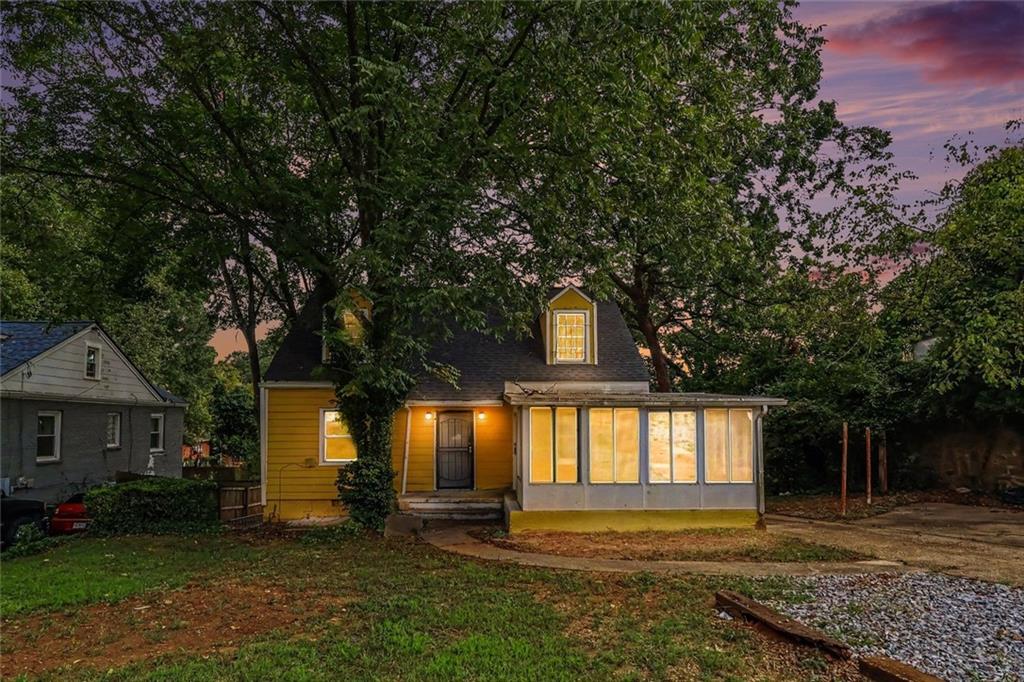 1239 Eastland Road SE — photo