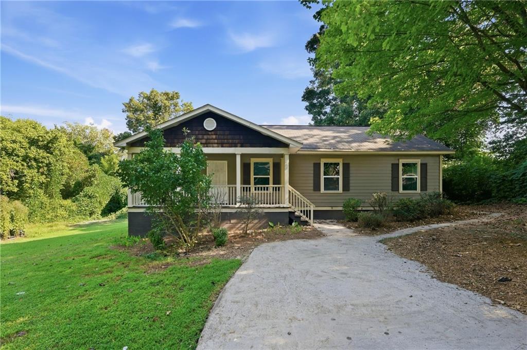 1668 Oak Knoll Circle SE — photo