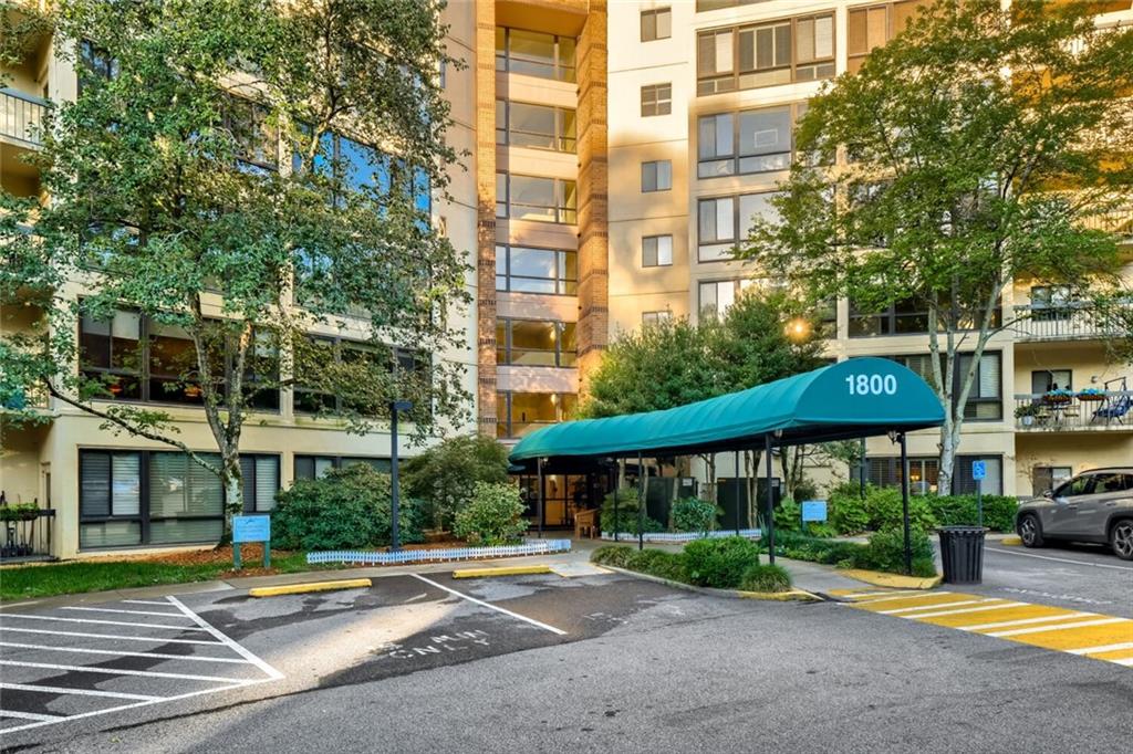 1800 Clairmont Lake Unit 218 — photo