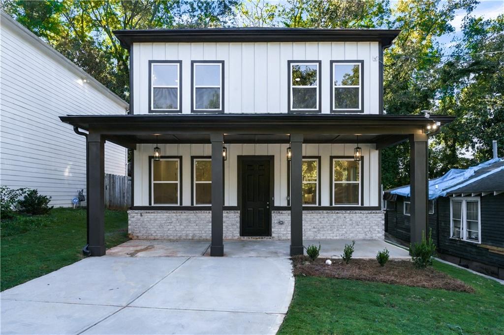 1010 Ashby Grove SW — photo