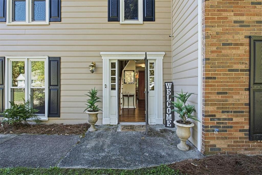 Home in Peachtree Corners, GA 30092 — photo 3