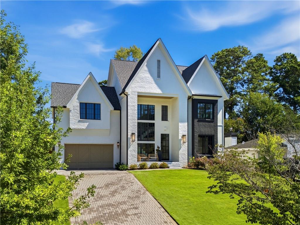 2811 N Thompson Road NE — photo