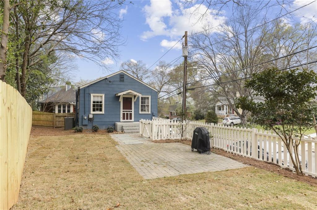 335 Ponce de Leon Place Unit D — photo