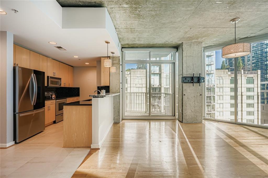 860 Peachtree Unit 902 — photo