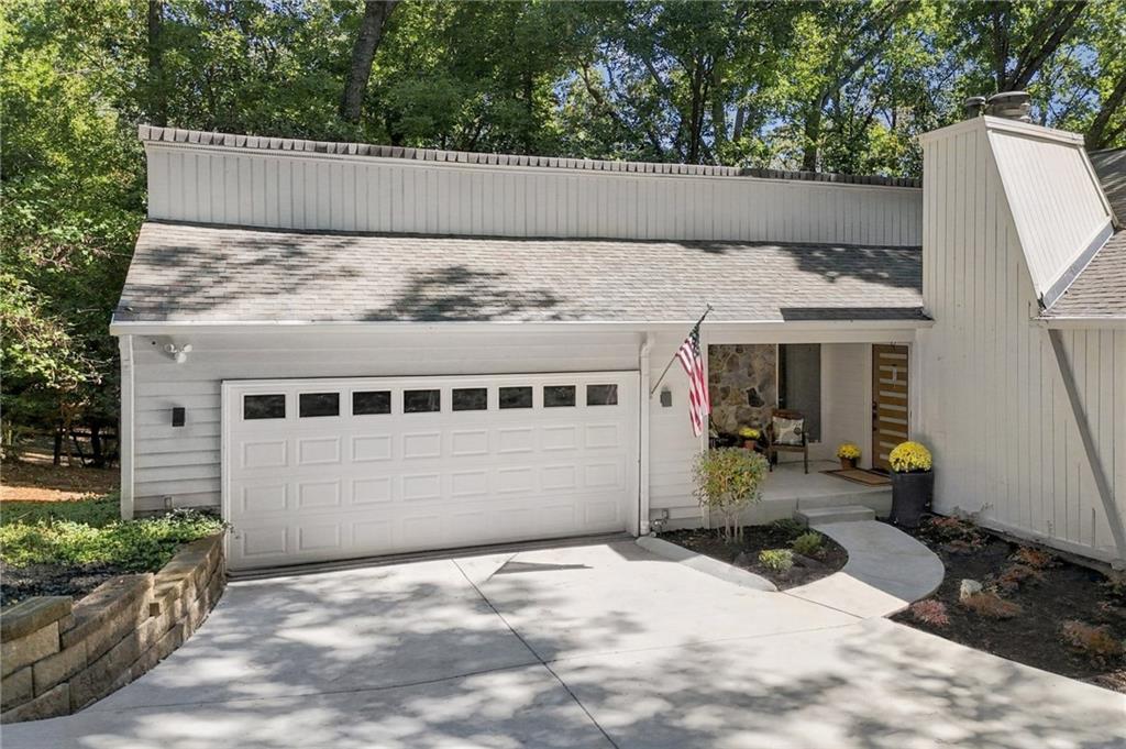 200 Pitch Lake Lane — photo
