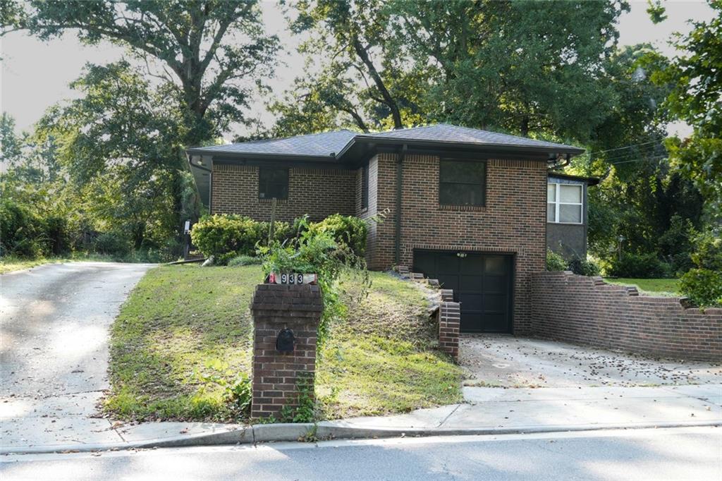 933 Rowland Street — photo