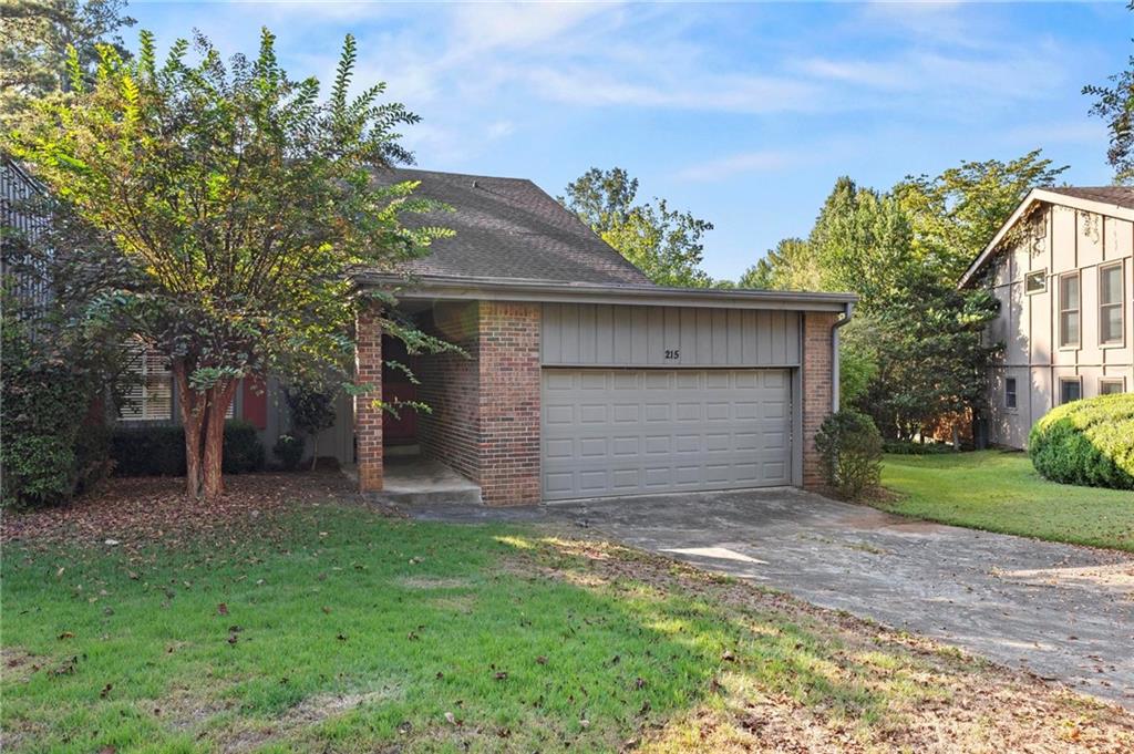 215 Leeward Lane — photo