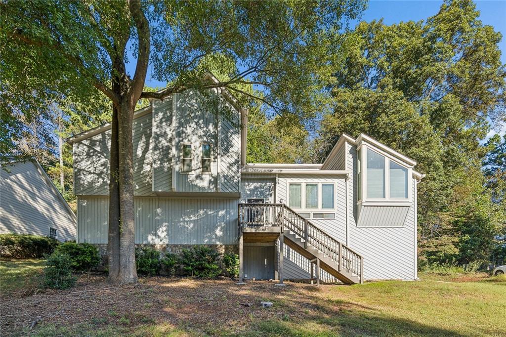 587 Farmbrook Trail NE — photo
