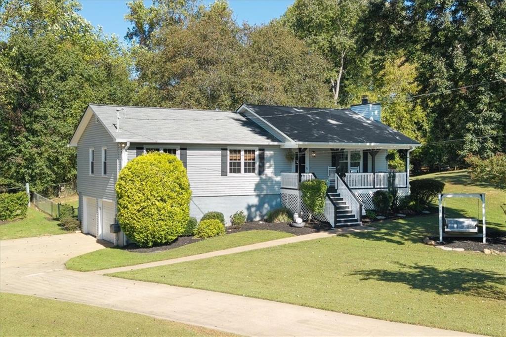 404 Hill Crest Court — photo