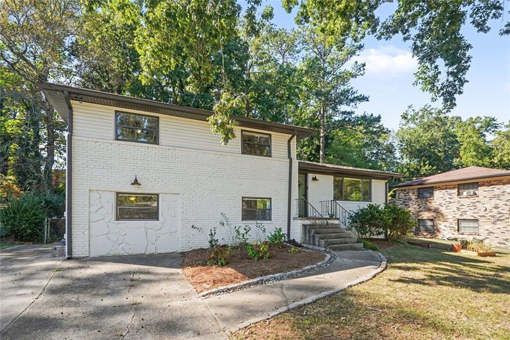 2303 Shamrock Drive — photo