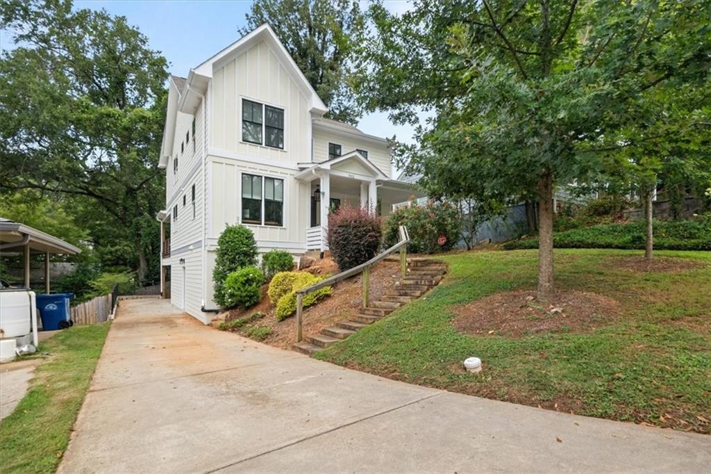 902 Emerson Avenue SE Unit a — photo