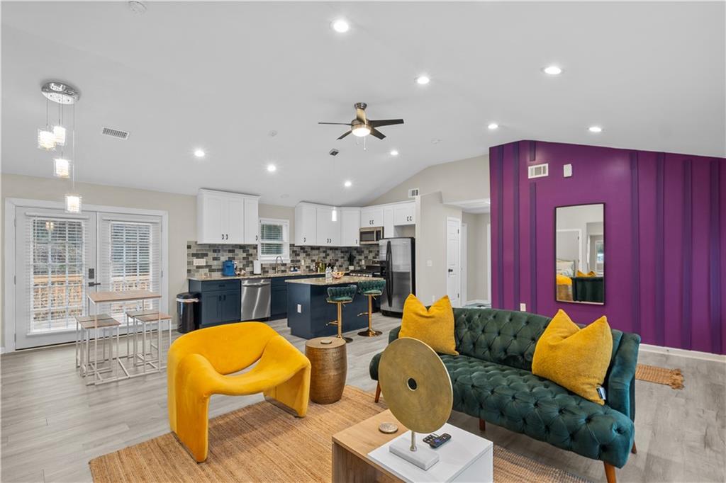 1041 Stonewall Drive SE — photo