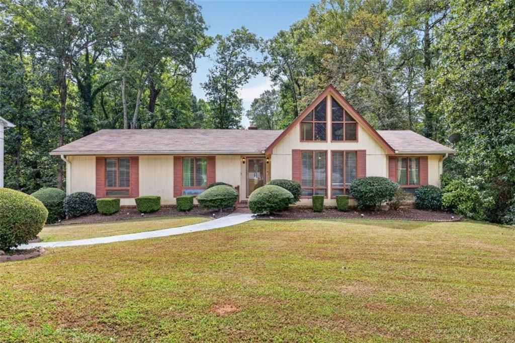 4421 Buckingham Circle — photo