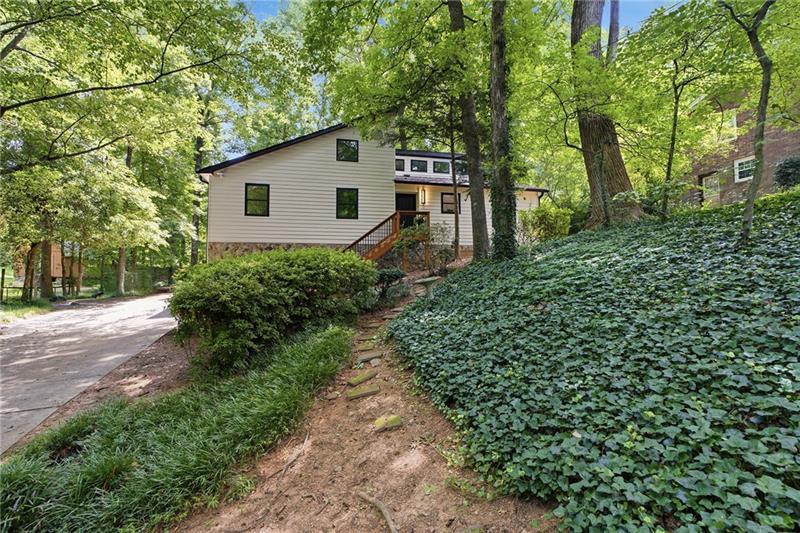 2490 Stoney Brook Lane NE — photo