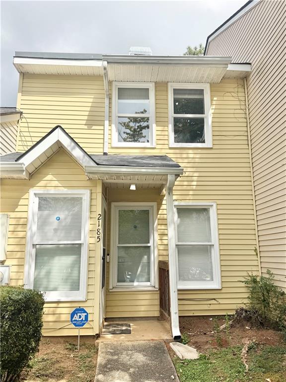 2185 Wellington Circle — photo