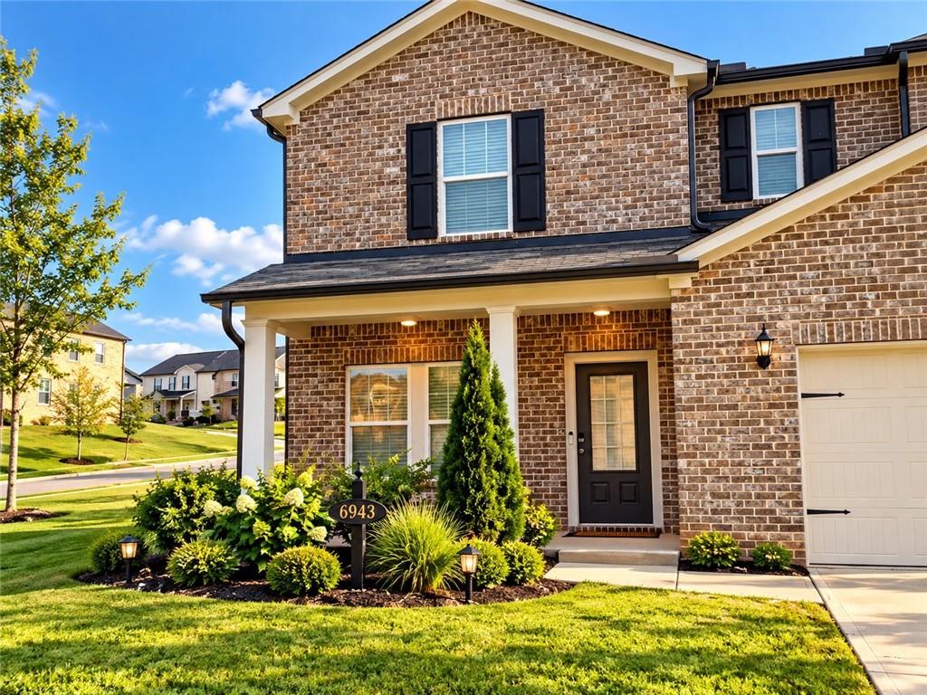 6943 Newcastle Court — photo
