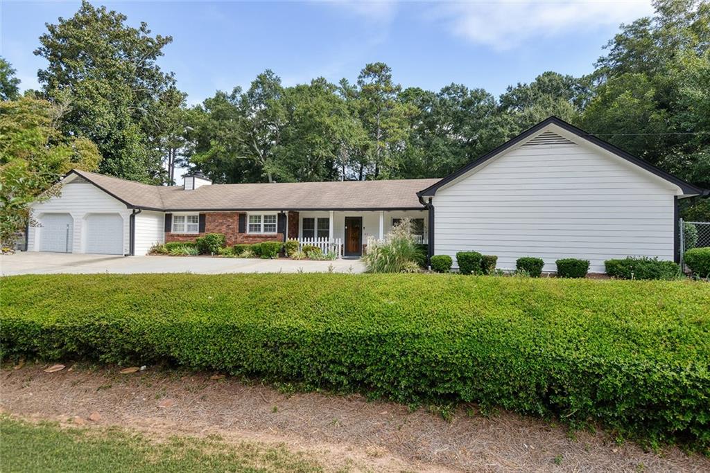 3605 Shallowford Road — photo