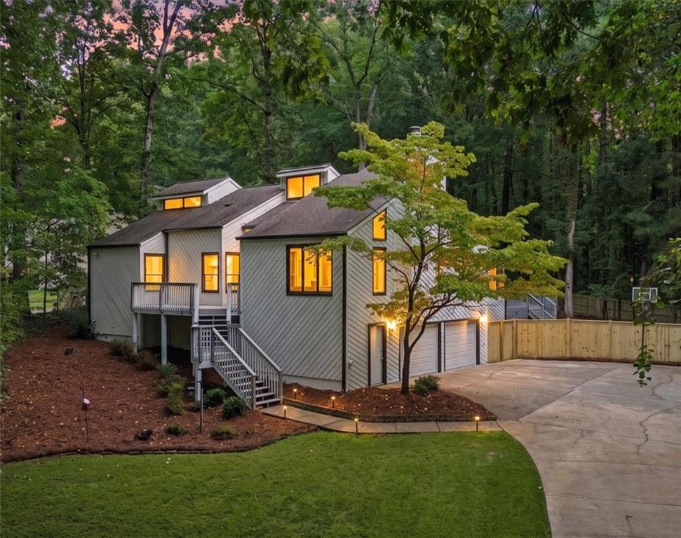 2215 Carlyle Drive — photo