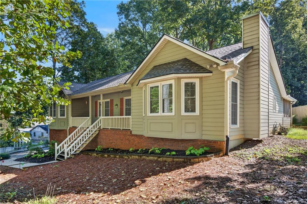 230 White Oak Street — photo