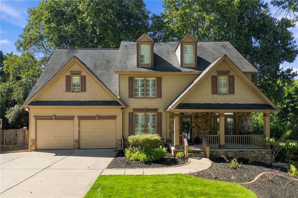 845 Valley Drive — photo