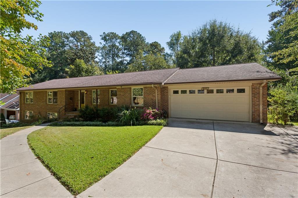 2458 Emory Lane NE — photo