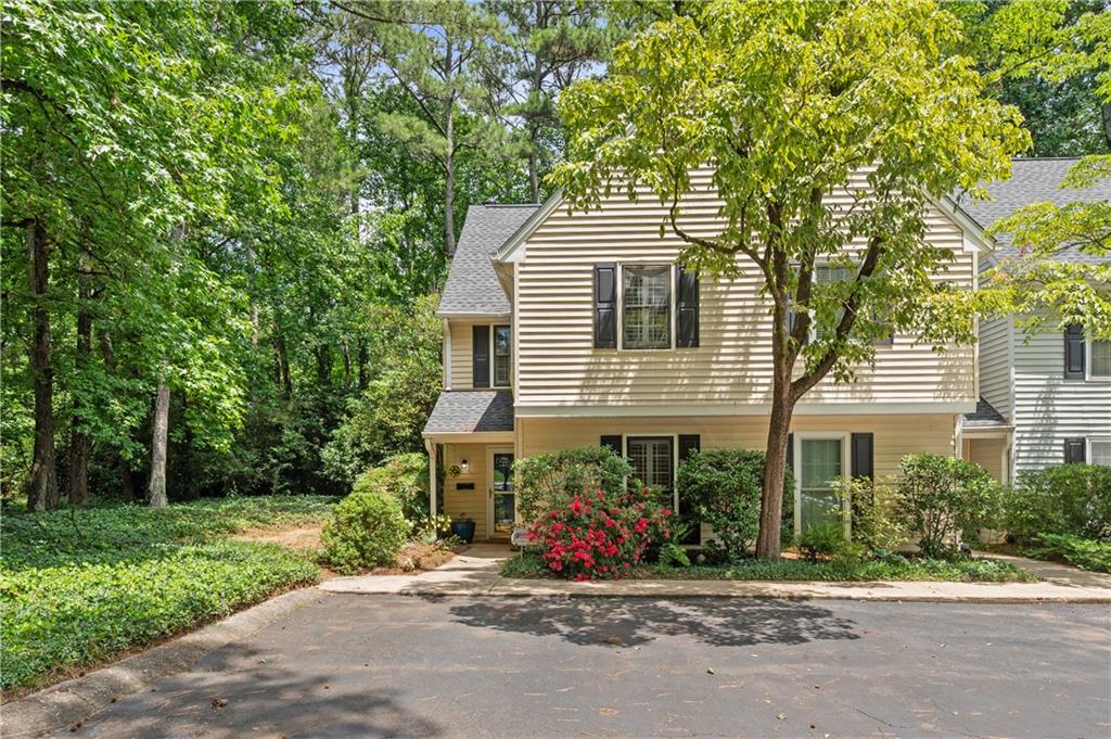 4101 N Gloucester Place — photo