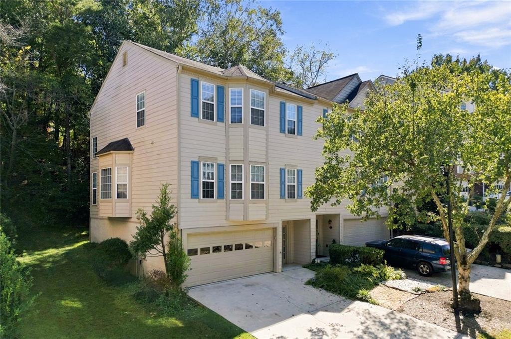 2462 Valley Cove Drive — photo