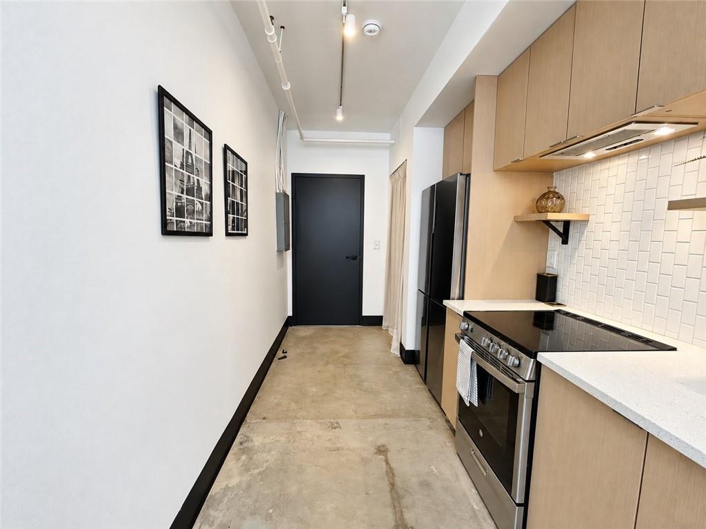 1805 Harvard Avenue Unit 306 — photo