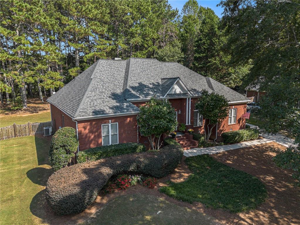 615 Wellington Drive — photo