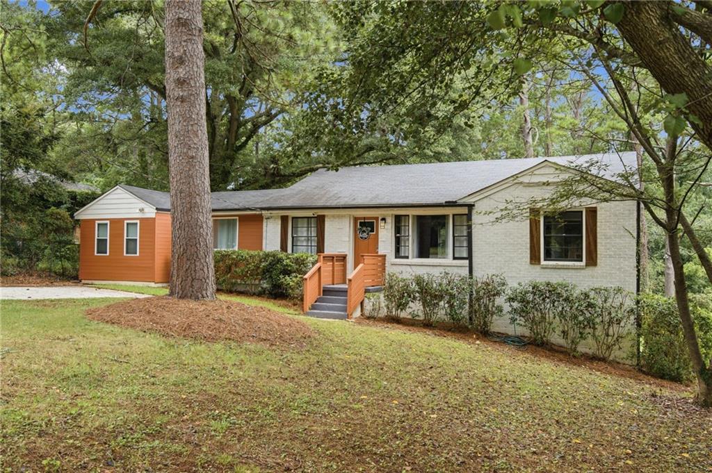1402 Midlawn Drive — photo