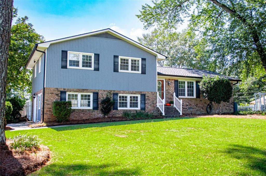 105 Kathy Lane — photo
