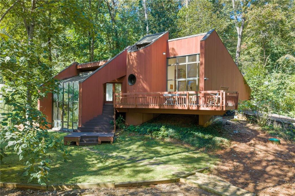 253 Lakeshore Drive — photo