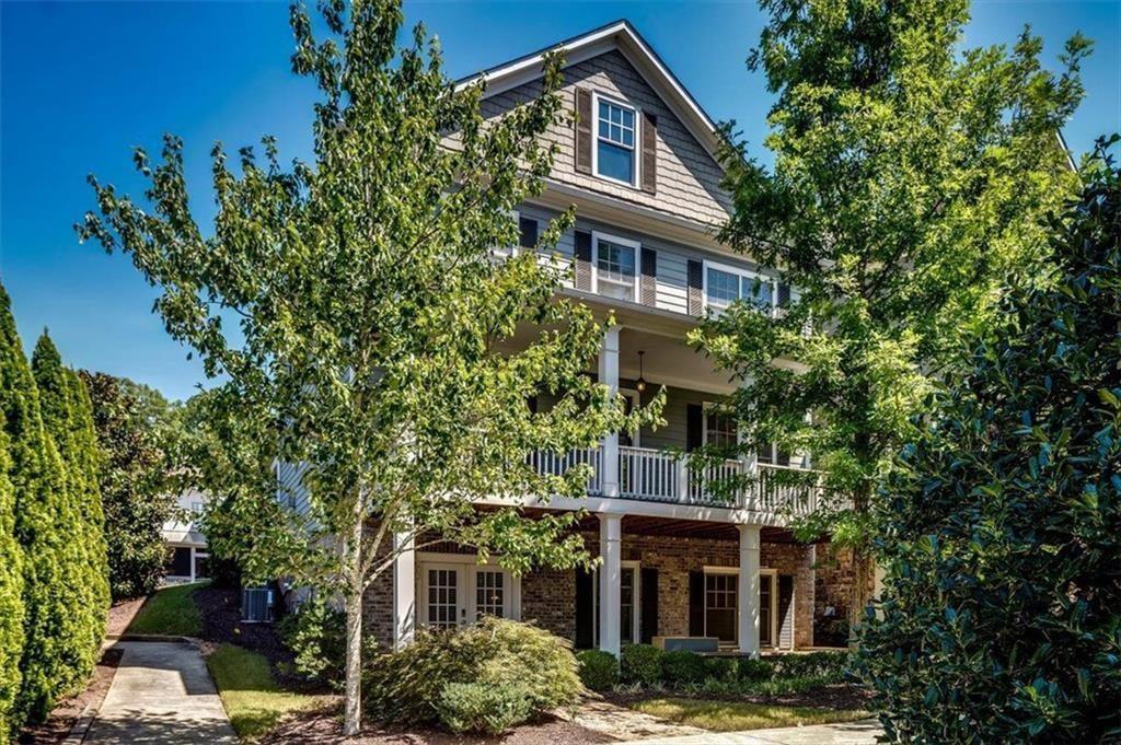 202 Golden Banner Avenue — photo
