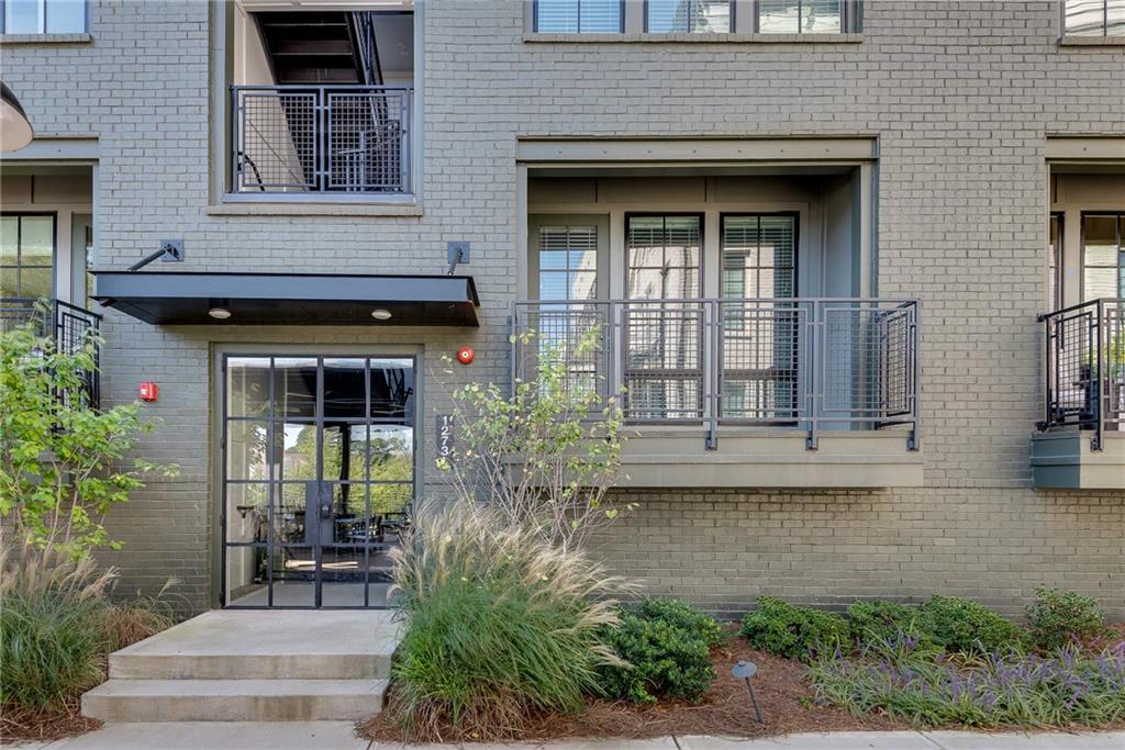 1273 Longreen Terrace NW — photo
