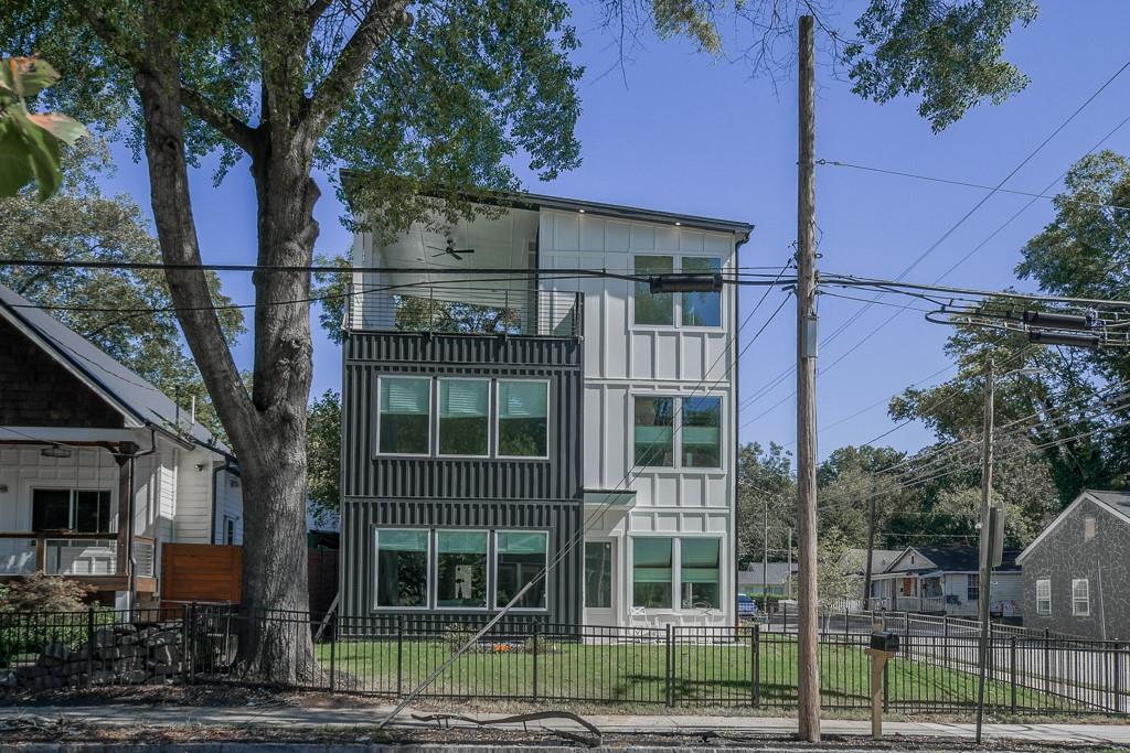 1064 Mcdaniel Street SW — photo